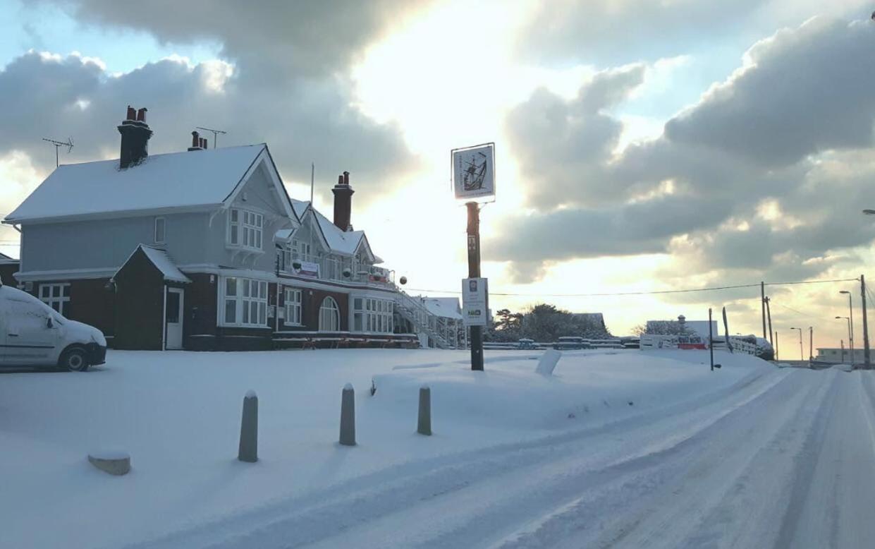 The Victory At Mersea West Mersea Bagian luar foto